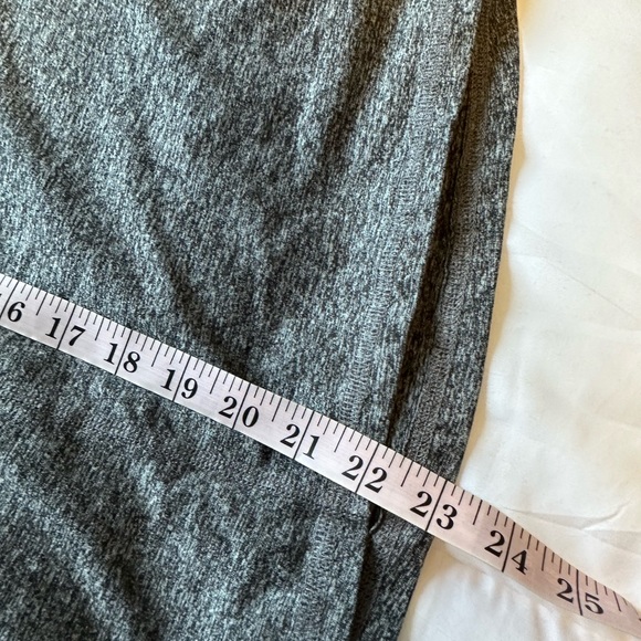 Strut This Heather Gray Stretchy Shelf Bra Cross Back Tank Top EUC - Picture 8 of 8